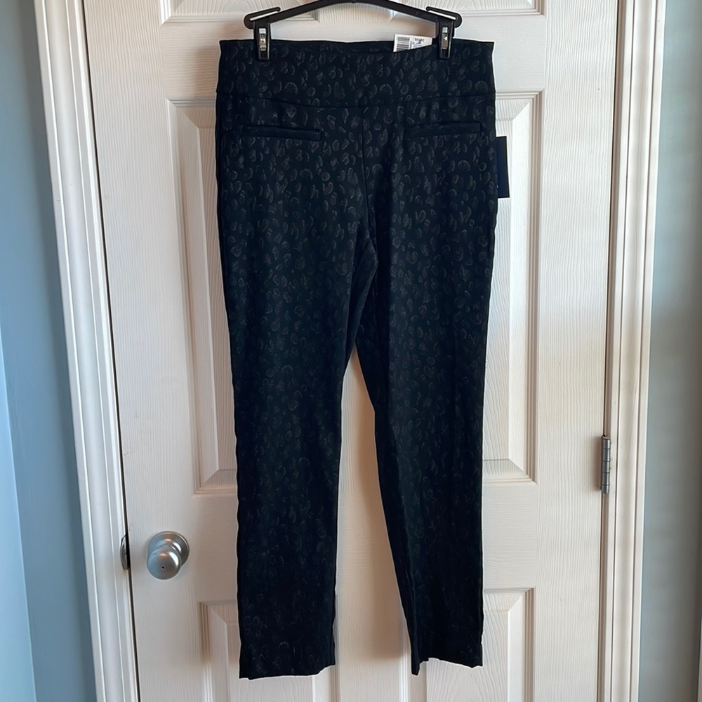 crown & ivy Black Ankle Pants with Jacquard Leaf Detail